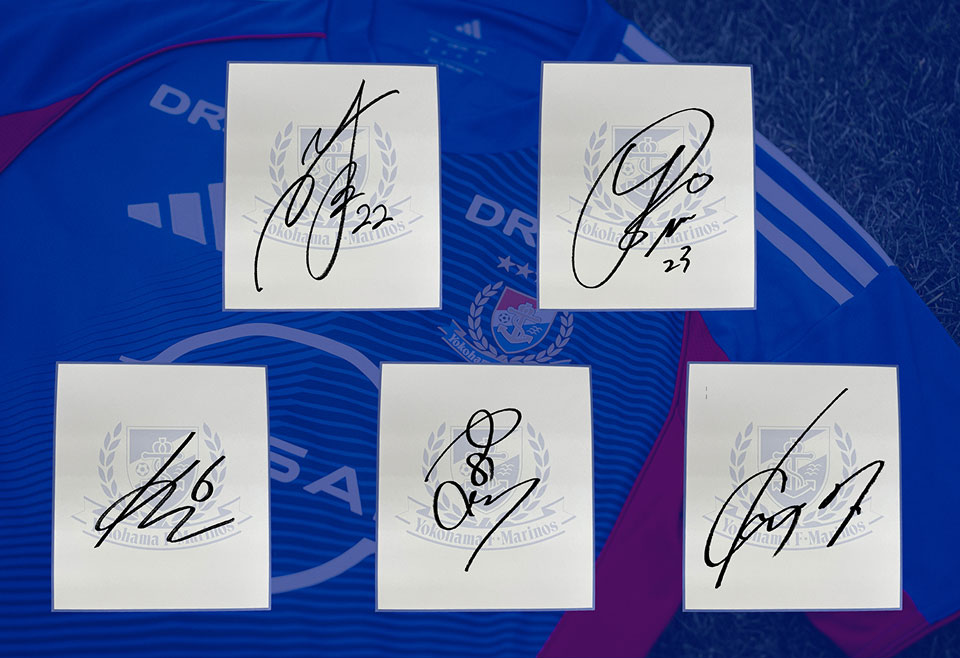 選手直筆サイン入り色紙