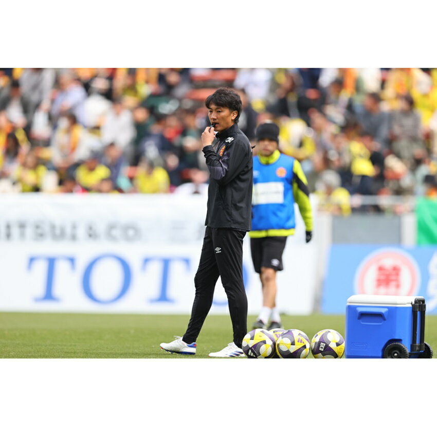 ギラヴァンツ北九州 [UMBRO] [TOPチームスタッフ着用モデル]フルジップ